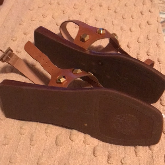 Sandals - Picture 2 of 4